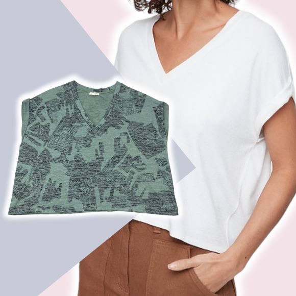 Aritzia Tops - WILFRED FREE Aritzia Brosh T-Shirt Sz Medium Relaxed Fit Geometric